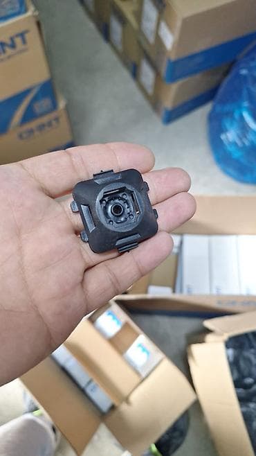 Крепёжная клипса для автомобильного датчика/камеры (переходная lalafo.kg да Крепёжная клипса для автомобильного датчика/камеры (переходная