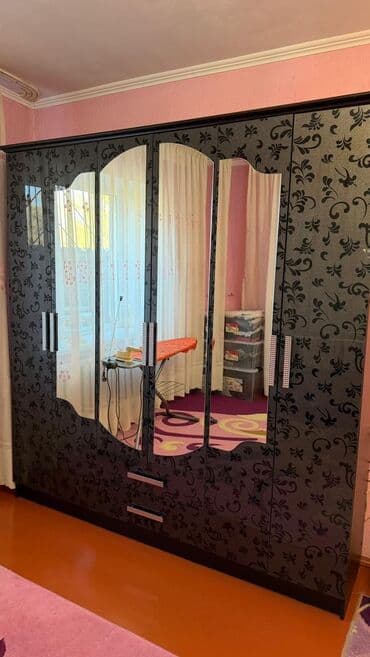 Спальный гарнитур, Б/у, Двуспальная кровать, Шкаф, Россия, Самовывоз, цвет - Черный at lalafo.kg Спальный гарнитур, Б/у, Двуспальная кровать, Шкаф, Россия, Самовывоз, цвет - Черный