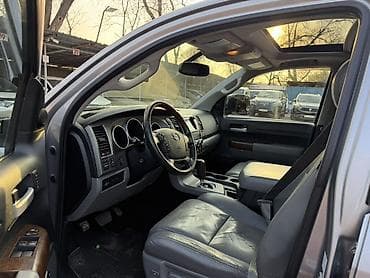 Toyota Тундра: 2011 г., 5.7 л, Автомат, Бензин, Пикап at lalafo.kg Toyota Тундра: 2011 г., 5.7 л, Автомат, Бензин, Пикап