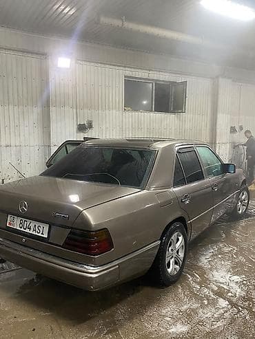 Mercedes-Benz W124: 1990 г., Механика, Бензин, Седан at lalafo.kg Mercedes-Benz W124: 1990 г., Механика, Бензин, Седан