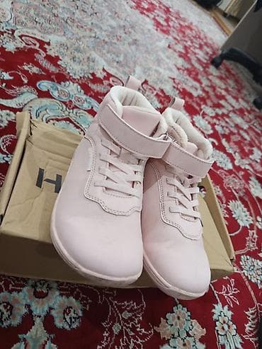 Босоногие ботинки от hobibear, в отличном состоянии, размер 34 at lalafo.kg Босоногие ботинки от hobibear, в отличном состоянии, размер 34