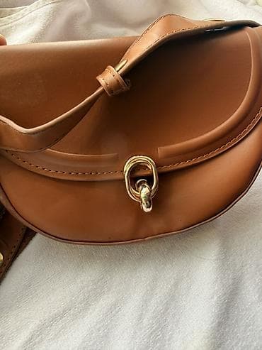 Классическая сумка, Китай, Материал: Экокожа, Застежка на магните, Женские, Б/у at lalafo.kg Классическая сумка, Китай, Материал: Экокожа, Застежка на магните, Женские, Б/у