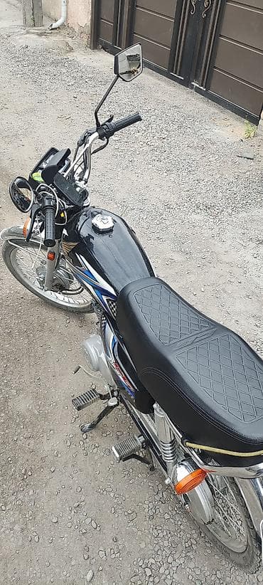 Мотоцикл дорожный Honda CG (линейка CG/CB), черный. Характеристики и at lalafo.kg — 1 Мотоцикл дорожный Honda CG (линейка CG/CB), черный. Характеристики и — 1