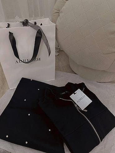 Костюм Ae
S размер at lalafo.kg Костюм Ae
S размер