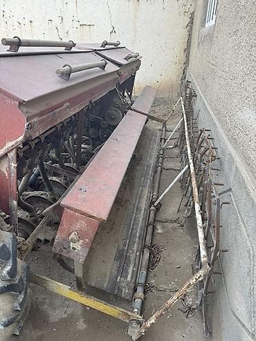 Зерновая сеялка навесная/прицепная - Тип: механическая зерновая at lalafo.kg Зерновая сеялка навесная/прицепная - Тип: механическая зерновая