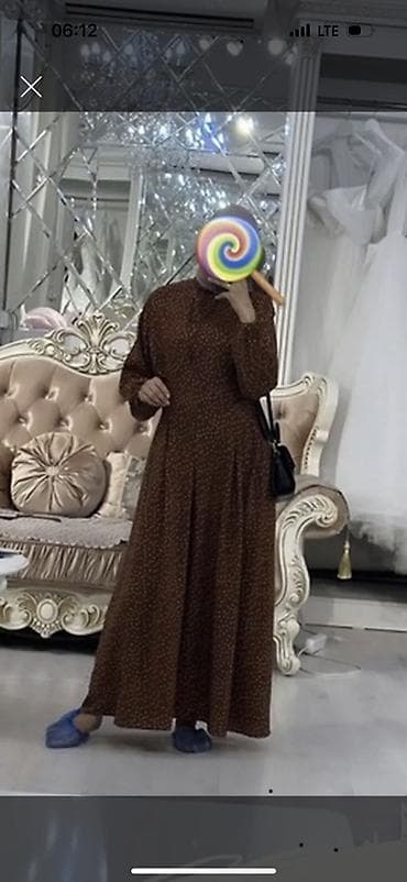 Платье макси с длинным рукавом - Цвет: тёмно-коричневый с мелким at lalafo.kg Платье макси с длинным рукавом - Цвет: тёмно-коричневый с мелким