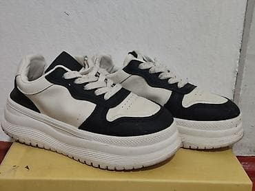 Кроссовки унисекс на массивной подошве - Цвет: бело‑чёрный (панели at lalafo.kg Кроссовки унисекс на массивной подошве - Цвет: бело‑чёрный (панели