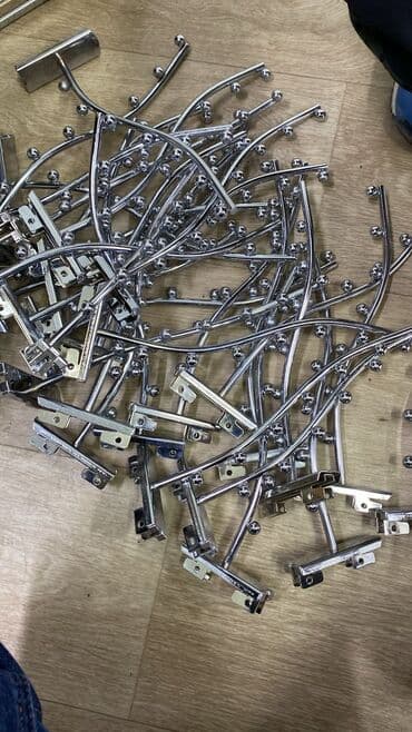 Крючки, Материал: Металл, Б/у, В наличии at lalafo.kg Крючки, Материал: Металл, Б/у, В наличии