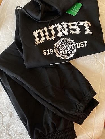 Спортивный костюм DUNST (черный) Состав комплекта: - Худи с капюшоном at lalafo.kg Спортивный костюм DUNST (черный) Состав комплекта: - Худи с капюшоном