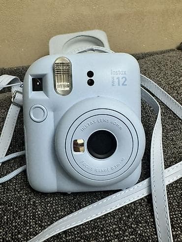 Срочно продается Fujifilm Instax Mini 12 — компактная моментальная at lalafo.kg Срочно продается Fujifilm Instax Mini 12 — компактная моментальная