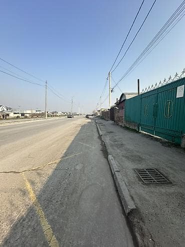 Сдается просторный участок с домом и большим внутренним двором. Со at lalafo.kg Сдается просторный участок с домом и большим внутренним двором. Со