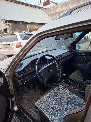 Aixam: Mercedes-Benz W124: 1989 г., 2.3 л, Механика, Бензин, Универсал at lalafo.kg — 7 Aixam: Mercedes-Benz W124: 1989 г., 2.3 л, Механика, Бензин, Универсал — 7