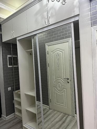 Шкаф-прихожая, Б/у, С зеркалом at lalafo.kg Шкаф-прихожая, Б/у, С зеркалом