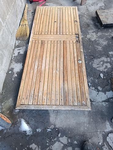 Бронированная дверь от квартиры вес 90 кг внешние размеры 81 см на 198 at lalafo.kg Бронированная дверь от квартиры вес 90 кг внешние размеры 81 см на 198