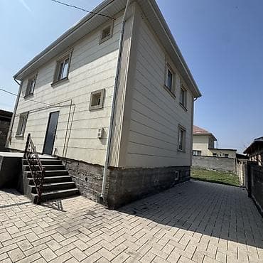 Продается двухэтажный жилой дом с благоустроенным участком. Участок at lalafo.kg Продается двухэтажный жилой дом с благоустроенным участком. Участок