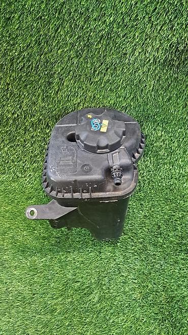 Бачок BMW 2009 г., Б/у, Оригинал, Германия at lalafo.kg Бачок BMW 2009 г., Б/у, Оригинал, Германия