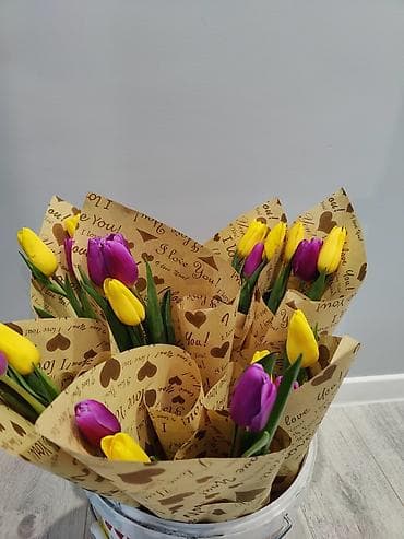 Бонбоньерки: Тюльпаны в крафтовых букетах - Срезанные тюльпаны ярких оттенков at lalafo.kg — 1 Бонбоньерки: Тюльпаны в крафтовых букетах - Срезанные тюльпаны ярких оттенков — 1