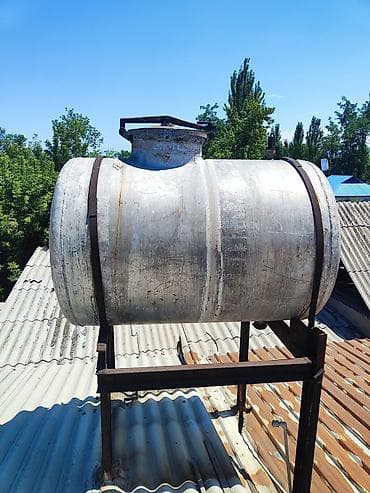 Срочно продаю алюминиевую ёмкость -цистерну, объем 1,8-2куб lalafo.kg да Срочно продаю алюминиевую ёмкость -цистерну, объем 1,8-2куб