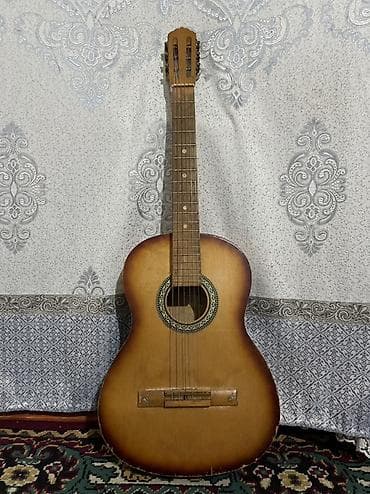 Классическая акустическая гитара 6-струнная. - Корпус: форма at lalafo.kg Классическая акустическая гитара 6-струнная. - Корпус: форма