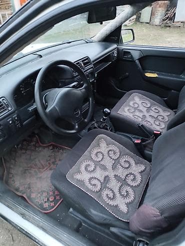Opel Vectra: 1990 г., 1.6 л, Ручные, Бензин, Хэтчбэк at lalafo.kg Opel Vectra: 1990 г., 1.6 л, Ручные, Бензин, Хэтчбэк