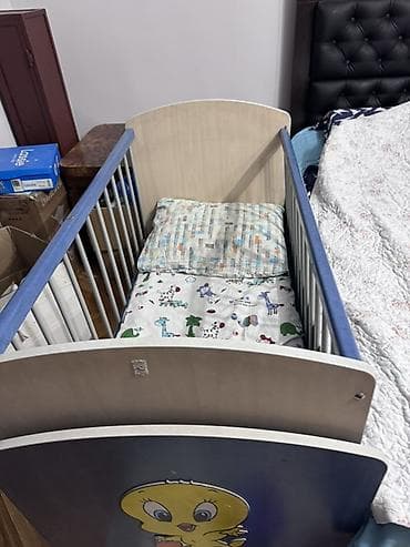 Детская кроватка с бортиками и нижними выдвижными ящиками. - at lalafo.kg Детская кроватка с бортиками и нижними выдвижными ящиками. -