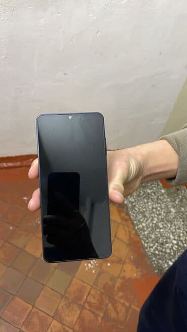 Смартфон с полноэкранным дисплеем и фронтальной камерой в центральном at lalafo.kg Смартфон с полноэкранным дисплеем и фронтальной камерой в центральном
