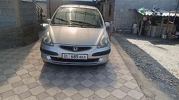 Honda Jazz: 2002 г., 1.3 л, Ручные, Бензин at lalafo.kg Honda Jazz: 2002 г., 1.3 л, Ручные, Бензин