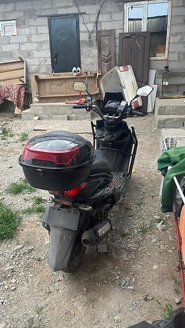 Скутер/мопед 150 куб (ориентировочно), дорожный. Особенности и at lalafo.kg Скутер/мопед 150 куб (ориентировочно), дорожный. Особенности и