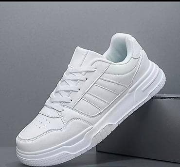 Белые кросовки (новые), размер 48 /на 49- цена 1100 сом at lalafo.kg Белые кросовки (новые), размер 48 /на 49- цена 1100 сом