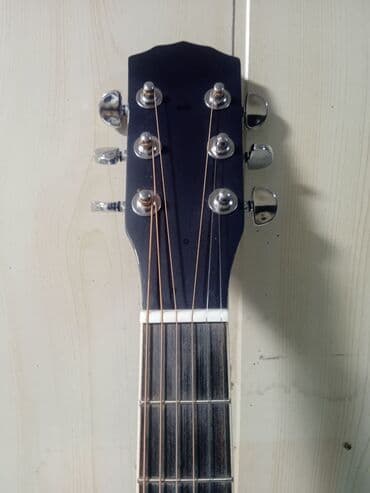 Акустическая гитара с вырезом (cutaway), форма корпуса Dreadnought at lalafo.kg Акустическая гитара с вырезом (cutaway), форма корпуса Dreadnought