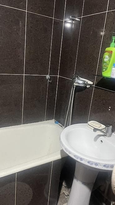 Сдаётся светлая комната в квартире. - Просторная комната с выходом на at lalafo.kg — 2 Сдаётся светлая комната в квартире. - Просторная комната с выходом на — 2