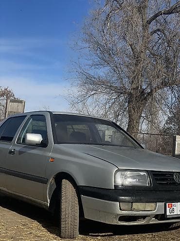 Volkswagen Vento: 1993 г., 1.8 л, Механика, Газ, Седан at lalafo.kg Volkswagen Vento: 1993 г., 1.8 л, Механика, Газ, Седан
