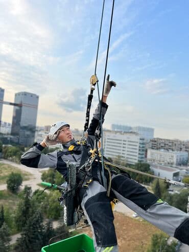 Промышленный альпинизм, Сварочные работы на высоте, Высотный клининг 3-5 лет опыта at lalafo.kg Промышленный альпинизм, Сварочные работы на высоте, Высотный клининг 3-5 лет опыта