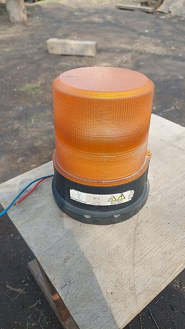 Продаю проблесковые маячки мигалка оранжевый, состояние отличное at lalafo.kg Продаю проблесковые маячки мигалка оранжевый, состояние отличное