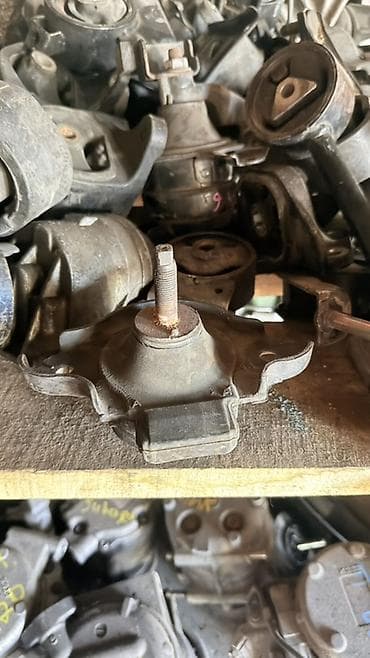 Подушка мотора Nissan at lalafo.kg Подушка мотора Nissan