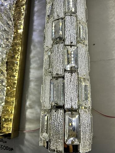 Настенный светильник с кристаллами - Тип: бра/настенный светильник - at lalafo.kg Настенный светильник с кристаллами - Тип: бра/настенный светильник -