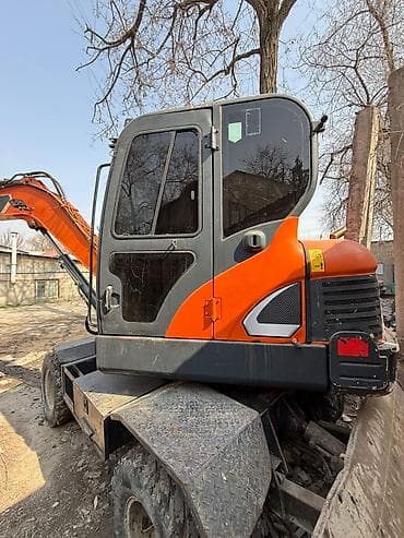 Экскаватор, 2020 г., Колесный at lalafo.kg Экскаватор, 2020 г., Колесный