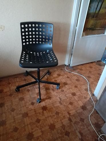 Офисный стул, цвет - Черный, Пластик at lalafo.kg Офисный стул, цвет - Черный, Пластик