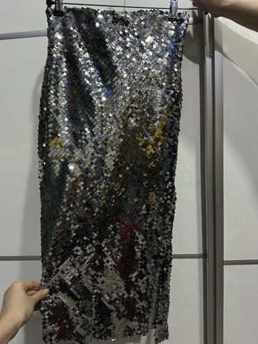 Юбка, Модель юбки: Прямая, Миди, Трикотаж, С пайетками at lalafo.kg Юбка, Модель юбки: Прямая, Миди, Трикотаж, С пайетками