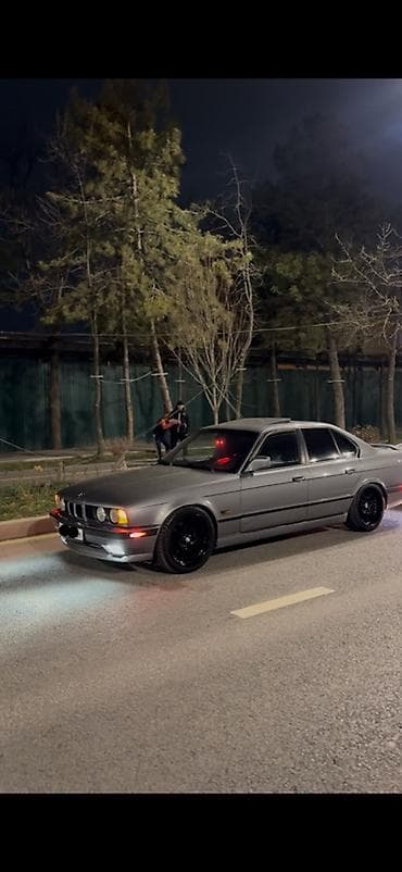 BMW 5 series: 1991 г., Механика, Бензин, Седан at lalafo.kg BMW 5 series: 1991 г., Механика, Бензин, Седан