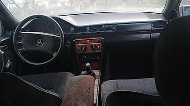 Mercedes-Benz W124: 1992 г., 2 л, Механика, Бензин, Седан at lalafo.kg Mercedes-Benz W124: 1992 г., 2 л, Механика, Бензин, Седан