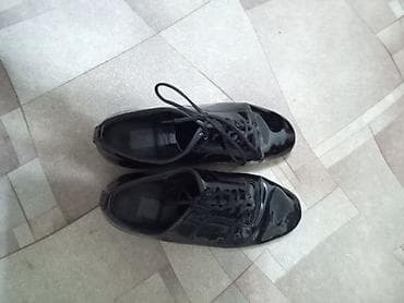 Мужские туфли, 33, Б/у, цвет - Черный, Самовывоз at lalafo.kg Мужские туфли, 33, Б/у, цвет - Черный, Самовывоз