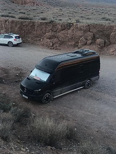 Mercedes-Benz Sprinter — комфортабельный микроавтобус/минивэн в черном at lalafo.kg Mercedes-Benz Sprinter — комфортабельный микроавтобус/минивэн в черном