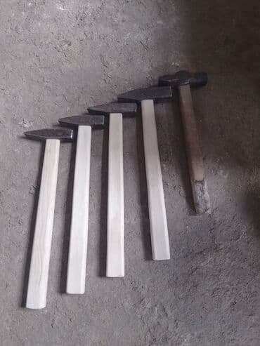 Продаю молотки
по 230 сом за штуку
находится в Лебединовке at lalafo.kg Продаю молотки
по 230 сом за штуку
находится в Лебединовке