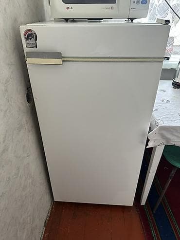 Однокамерный холодильник с морозильной камерой (вверху), механическое at lalafo.kg Однокамерный холодильник с морозильной камерой (вверху), механическое