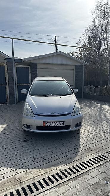 Toyota WISH: 2004 г., 1.8 л, Автомат, Бензин, Минивэн at lalafo.kg Toyota WISH: 2004 г., 1.8 л, Автомат, Бензин, Минивэн