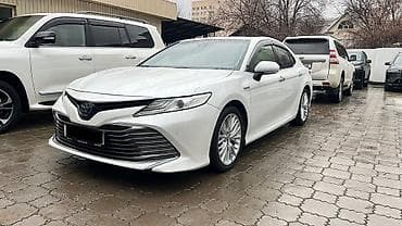 Toyota Camry: 2018 г., 2.5 л, Автомат, Гибрид, Седан at lalafo.kg Toyota Camry: 2018 г., 2.5 л, Автомат, Гибрид, Седан