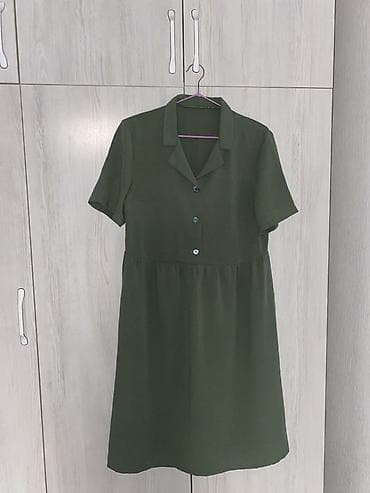 Платье рубашечного кроя, цвет оливковый. - Силуэт: свободный, со at lalafo.kg Платье рубашечного кроя, цвет оливковый. - Силуэт: свободный, со