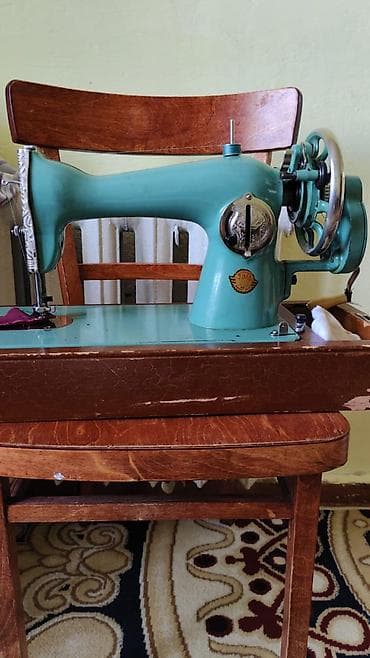 Швейная машина Механическая, Ручной at lalafo.kg Швейная машина Механическая, Ручной