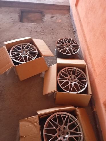 Литые Диски R 18 Комплект, отверстий - 5 at lalafo.kg Литые Диски R 18 Комплект, отверстий - 5